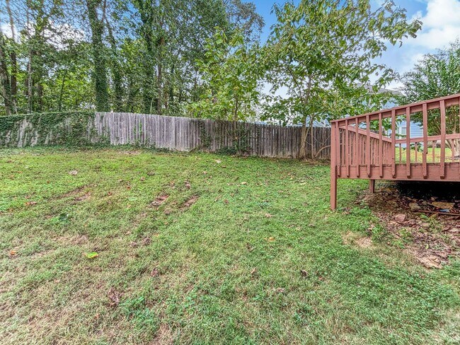Building Photo - Beautiful and Comfortable Home in Mableton!