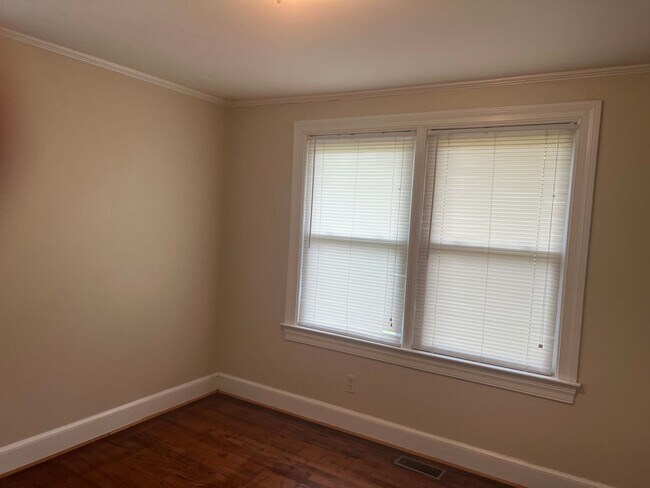 Building Photo - 1094 Jonestown Rd