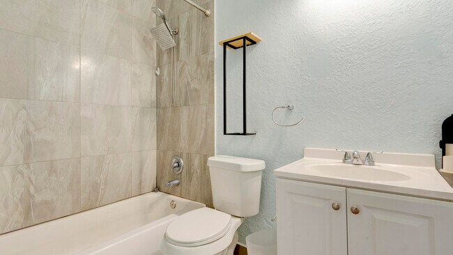 Building Photo - 4782 Sunny Palm Cir