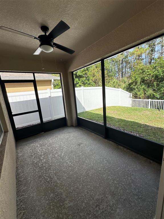 Building Photo - 521 White Coral Ln