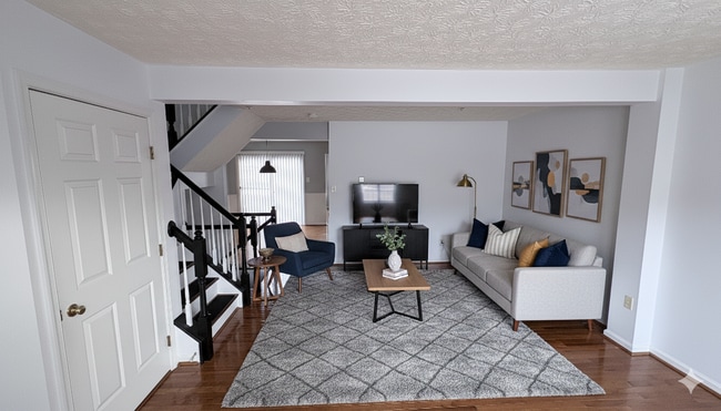 Building Photo - 577 MacIntosh Cir