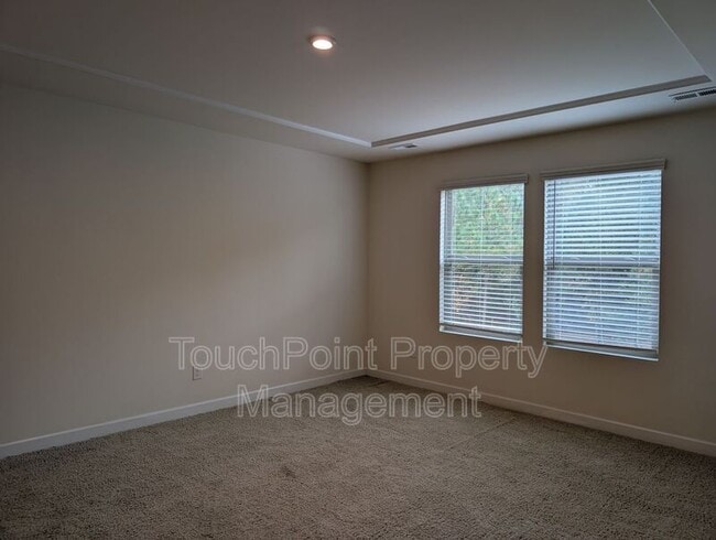 Building Photo - 5906 Fenway Dr