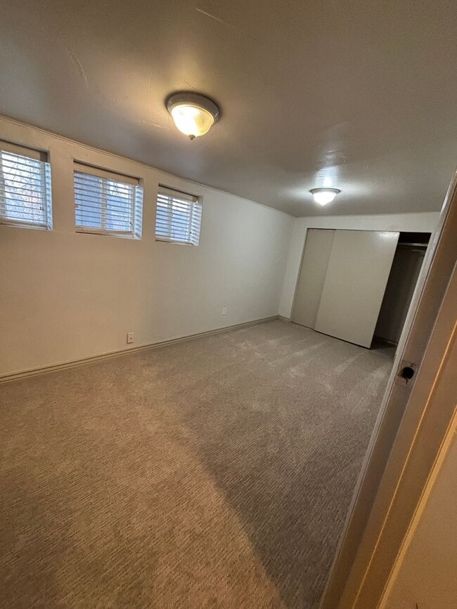 Building Photo - Salt Lake Cottage home 3 bed, 2 baths