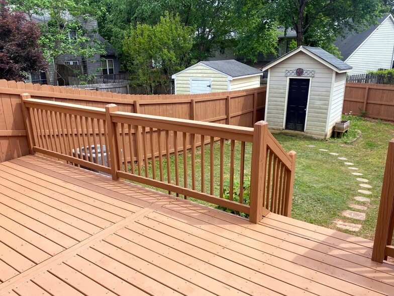 New fence to gain full enjoyment of a spacious yard. - 7005 Sand Wedge Cir