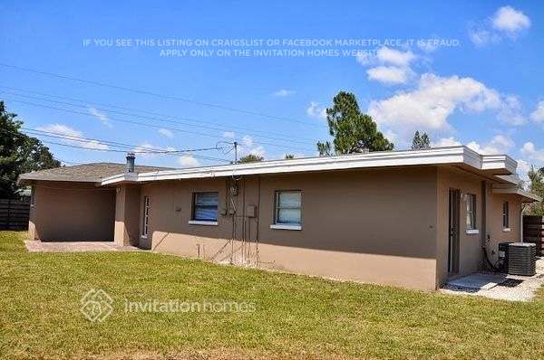 Building Photo - 2401 24th Way