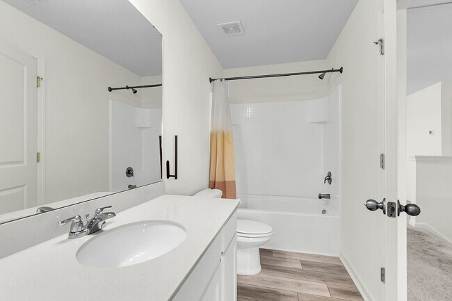 Building Photo - 424 Pender Woods Dr