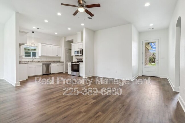 Building Photo - 7744 Cedar Trail Dr