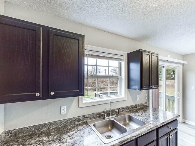 Building Photo - 754 Old Stage Rd