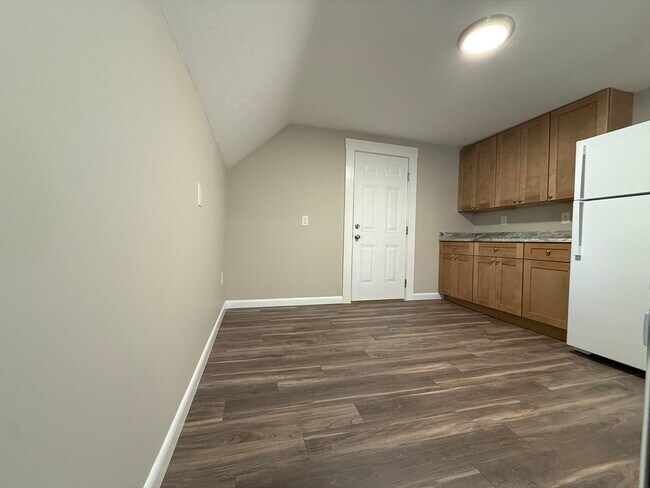 Building Photo - 11 Eureka St