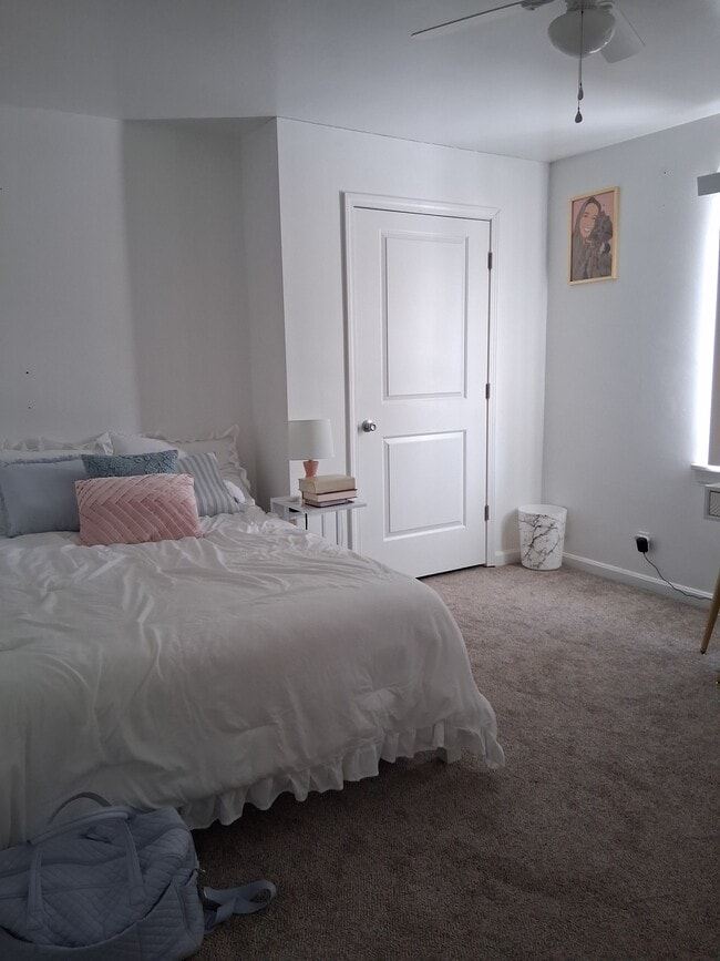 Building Photo - Joyanne Court