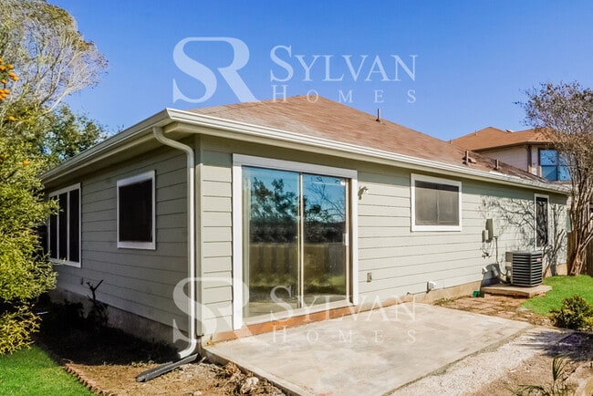 Building Photo - Carve Out a Great Life Here!