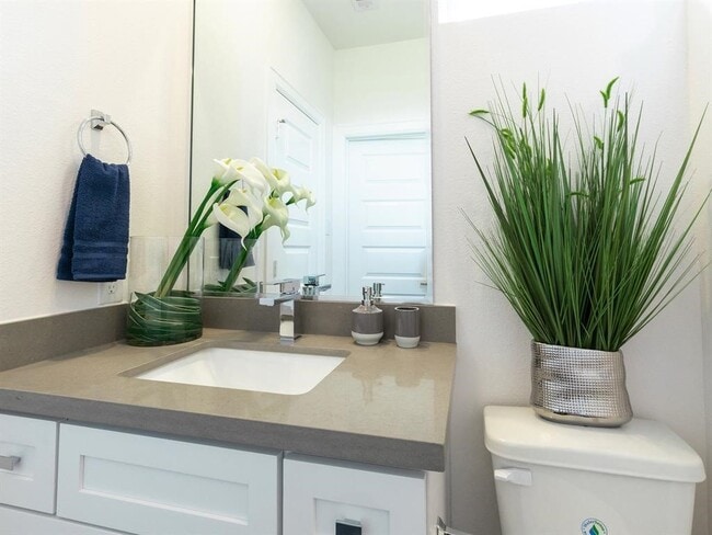 Building Photo - 310 Jensen Dr