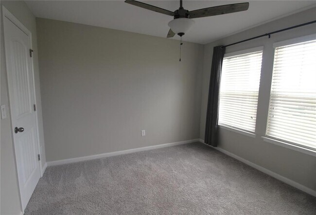 Building Photo - 11819 Brookside Dr