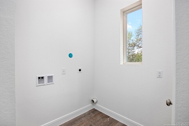 Building Photo - 155 N Rip Ford Rd