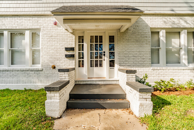 Primary Photo - The Fernbank Apartments