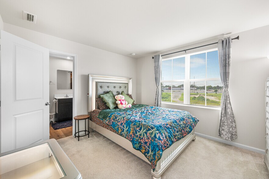 Building Photo - 26 L Wendowski St