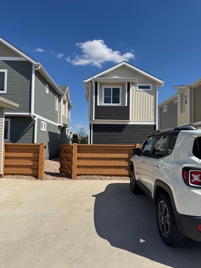 Building Photo - 10339 Vaughn Way