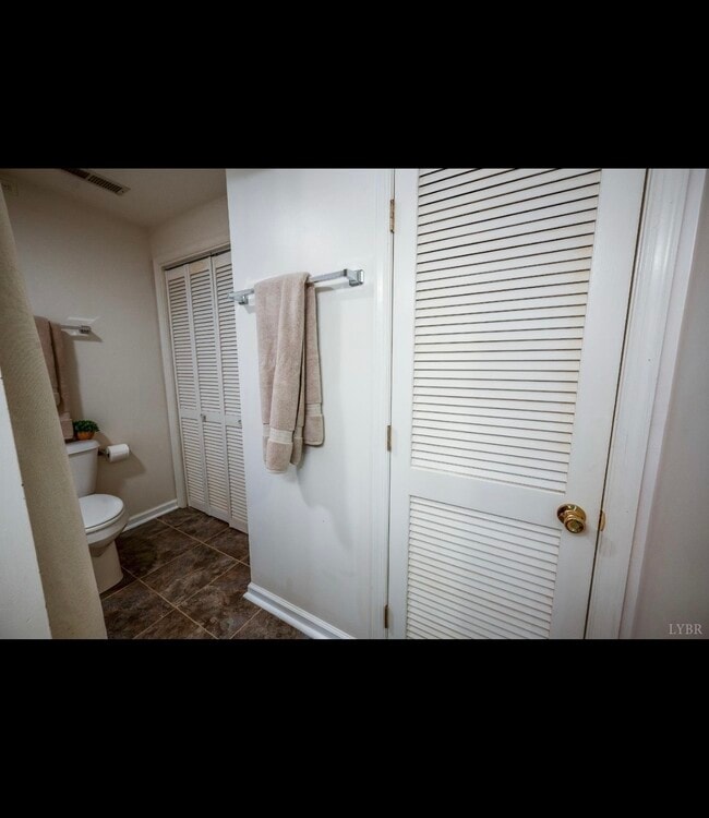 Building Photo - 224 Dove Ct