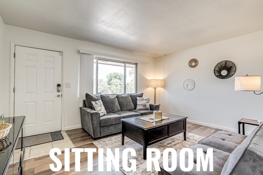 Building Photo - 9341 Hoffman Way