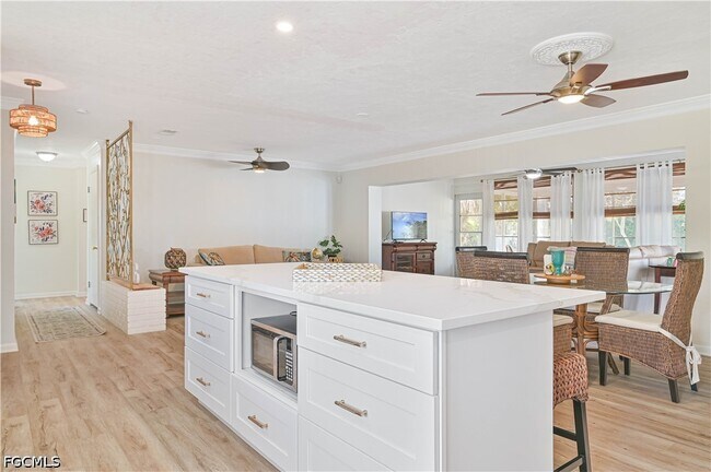 Building Photo - 4520 SE 9th Ave