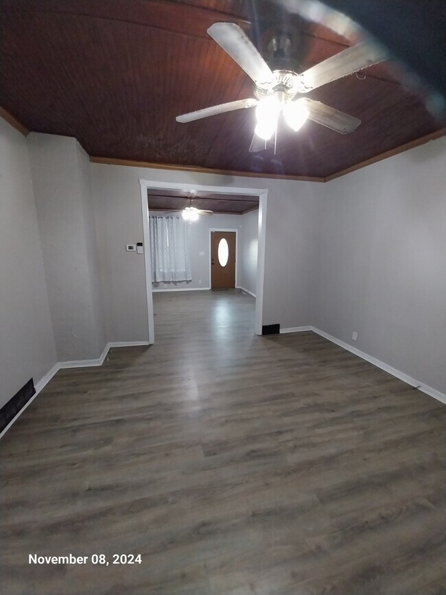 Dining room with access to living room - 111 South Liberty Avenue