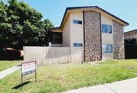 Building Photo - 2064 N Ventura Rd