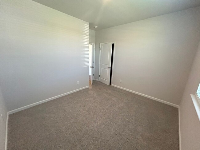 Building Photo - SPECIAL- 1 month free!! Brand new home wit...