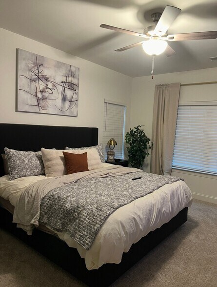 Building Photo - 1178 Camellia Ridge Dr