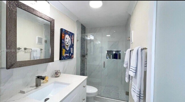 Building Photo - 633 NE 2nd Ave