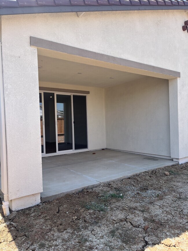 Building Photo - 1083 Camomile Dr