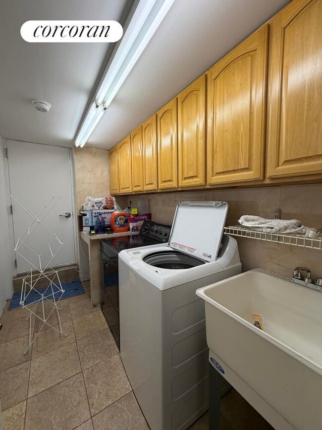 Building Photo - 30 1st St