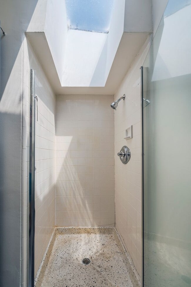 Building Photo - Hermosa Beach Home Rental
