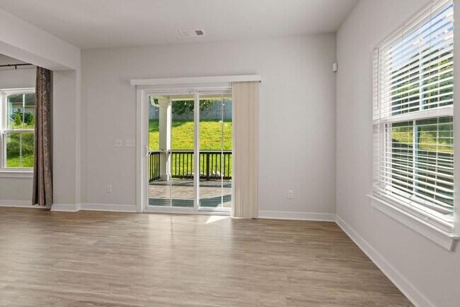 Building Photo - 4BR House