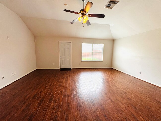 Building Photo - 5935 Wildbriar Ln