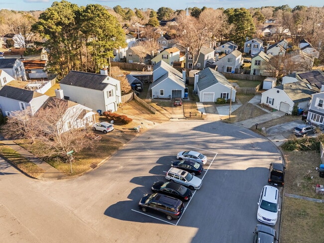 Building Photo - 1012 Danbury Cir