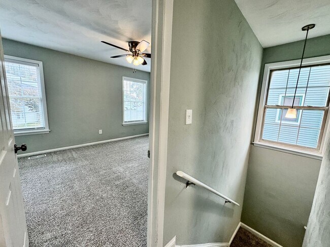 Building Photo - Updated & Ready For You On 12-05-25! A Pet-Friendly Home w/Attached Garage, All Appliances Convey...