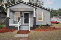 Building Photo - Large 3BR/1BA East Savannah House For Rent