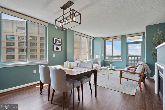 Building Photo - 851 N Glebe Rd