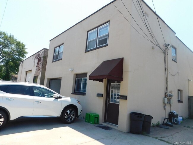 Building Photo - 109 S 15th St