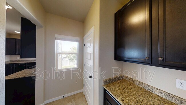 Building Photo - 1145 Antrim Loop