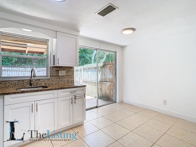 Building Photo - 1521 Swordbill Dr