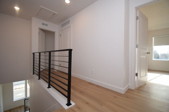 Building Photo - BRAND NEW 2 Bedroom Home in Millcreek!!