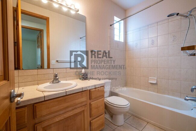 Building Photo - 5436 Hunter Dr