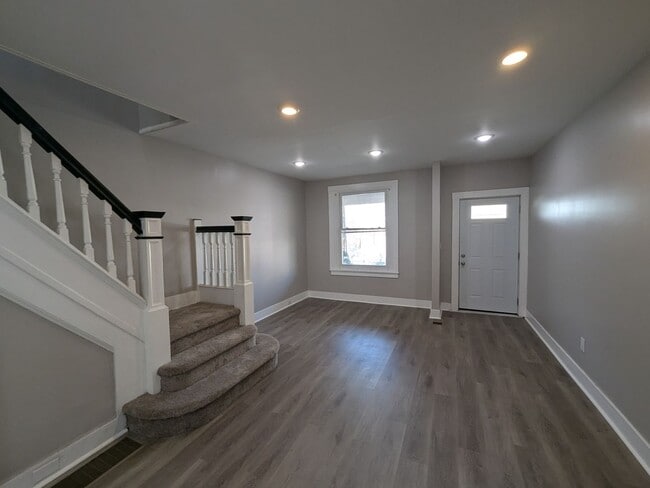 Building Photo - Gorgeous Home - Carroll Park