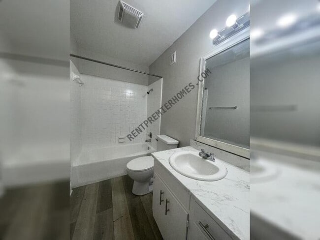 Building Photo - 12001 Lemoncrest Ln