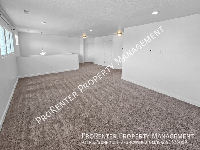 Building Photo - 1152 W Beacon Way