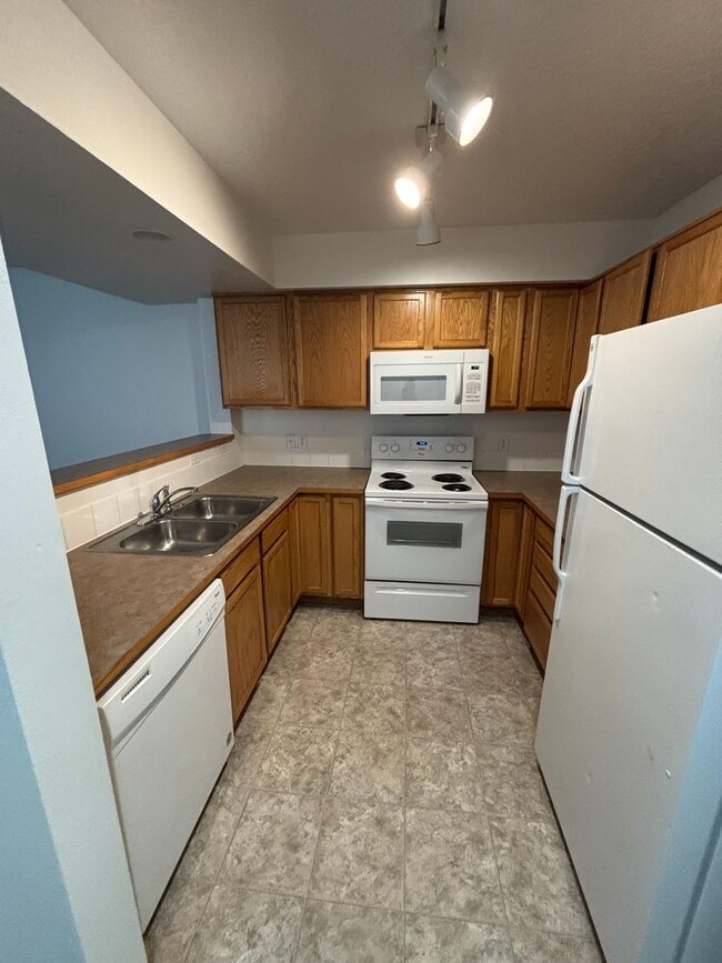 Building Photo - 3484 W Vela Pl