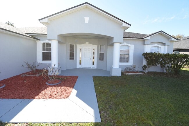 Building Photo - 4 bed, 2 bath located in Matanzas Woods su...