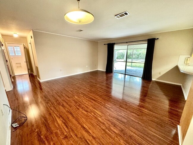 Building Photo - Spacious 3BR Home in Broadmoor | Huge Backyard + Gated Driveway