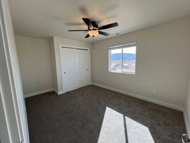 Building Photo - Brand New Home!